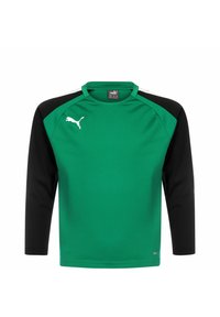 Grünes Sportshirt mit langen schwarzen Ärmeln, rundem Ausschnitt und kontrastierendem Schulterdesign. Verfügt über ein weißes Logo auf der Brust.
