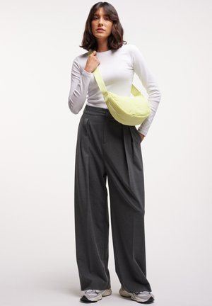 GOT BAG CLOUD MOON MONOCHROME - Borsa a tracolla - sea lemon