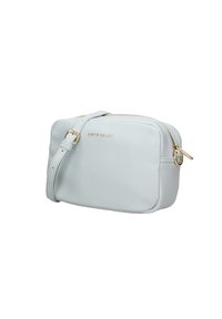 Borsa a tracolla in pelle di colore azzurro chiaro, con forma rettangolare, hardware dorato, chiusura con zip e nome del marchio impresso sul fronte.