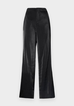 Mustat, leveät housut, joilla on sileä, kiiltävä pinta ja puhdas, minimalisti muotoilu. Ominaisuuksiin kuuluu korkea vyötärö ja suora leikkaus hemissä.