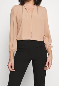 Dorothy Perkins Petite Blus - off-white