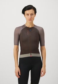 Short-sleeve cycling jersey in dark brown with light gray accents and a front zipper. Textured fabric with a slim fit design.