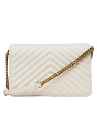Borsa a tracolla in pelle bianca trapuntata con motivo a zigzag, con catena dorata e chiusura a pattina. Presenta una texture liscia e un sottile dettaglio del logo.