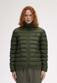Fred Perry CON - INSULATED HOODED - Giacca invernale - verde