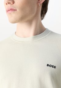 BOSS MOMENTUM LITE - Džemperis - light beige