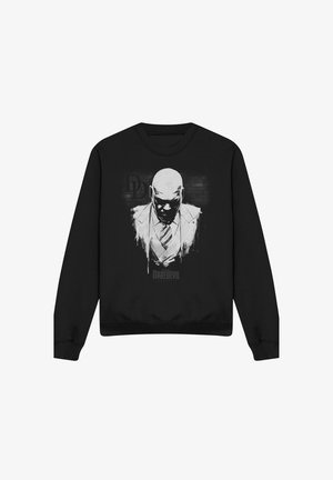 Schwarzes Sweatshirt mit einer stilisierten weißen Illustration eines kahlen Mannes in Anzug mit Krawatte, mit dem Schriftzug „Daredevil“ darunter.