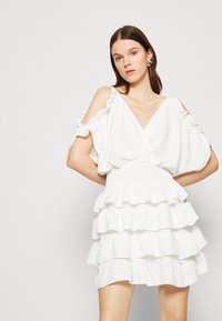 WAL G. CRUISE SANJILA RUFFLE DRESS - Koktel haljina / svečana haljina - white