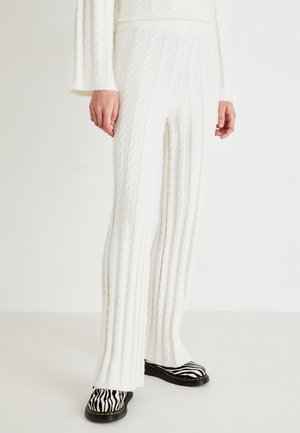 CABLE TROUSERS - Broek - offwhite