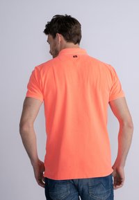 Petrol Industries CLASSIC - Polotričko - coral