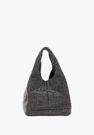 Czarna i srebrna torebka z koralików o luźnym kształcie i dużym, zakrzywionym uchwycie. Teksturowana powierzchnia z siatką wzoru koralików.