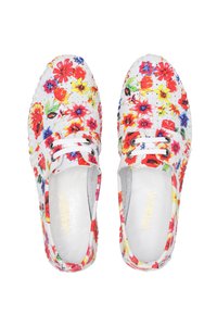 Baskets blanches à fleurs avec des fleurs rouges, jaunes et bleues. Tige en textile avec une surface texturée et des lacets blancs. Intérieur doux et rembourré.