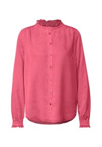 Blusa rosa a maniche lunghe in tessuto morbido con colletto arricciato, chiusura con bottoni e polsini gathered con dettagli a ruffles.