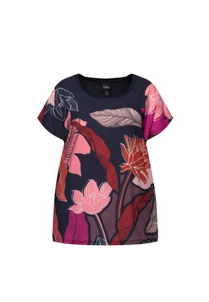 Marineblauwe top met korte mouwen en een bloemenpatroon in roze, rood en wit. Heeft een ronde halslijn en een vloeiende snit met bladsieraden.