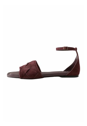 Next, REGULAR FIT - FOREVER COMFORT® WEAVE STRAP SANDAL - Sandaalit nilkkaremmillä - burgundy red
