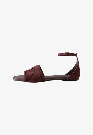 Next, REGULAR FIT - FOREVER COMFORT® WEAVE STRAP SANDAL - Sandali - burgundy red