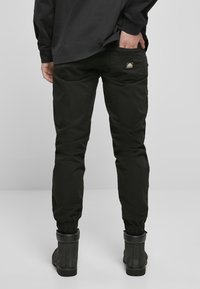 Southpole TWILL  - Housut - black
