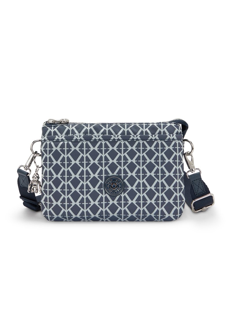 Borsa a tracolla con motivo navy e design geometrico, chiusura con zip, hardware argentato e tracolla removibile. Presenta un emblema del logo.