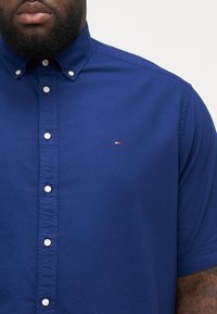 Tommy Hilfiger SHIRT - Shirt - preppy navy