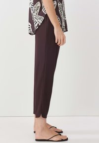 someday. CHARLIE - Pantaloni - plum