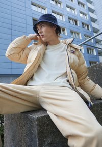 Tommy Jeans ALASKA  - Piumino - trench