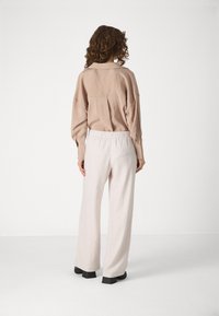 Hollister Co. WIDE FIT  - Kalhoty - strait