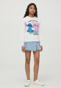 Terranova CON STAMPA STITCH® - Maglietta a manica lunga - bianco lana