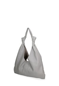 Grijze leren tas met een unieke vorm, voorzien van twee geknoopte handgrepen en een gladde textuur. Open bovenkant en een subtiel naaddetail.