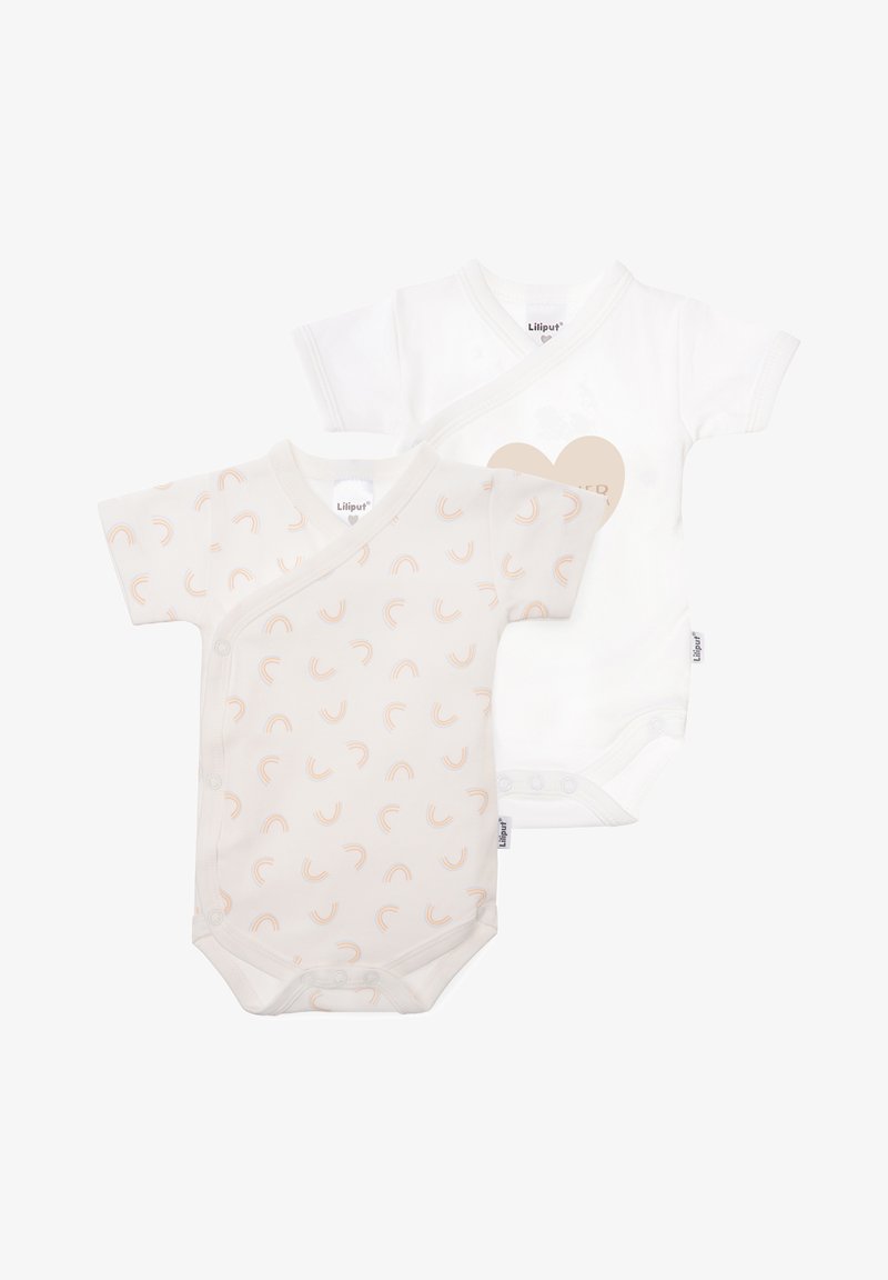 Zwei Babybodysuits: einer in Weiß mit einem Herz-Graphic, der andere in Creme mit pfirsichfarbenen Regenbögen. Beide haben kurze Ärmel und Druckknopfverschlüsse.