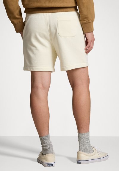 Polo Ralph Lauren 16.5 CM RELAXED FIT LOGO FLEECE SHORT - Treniņtērpa apakšdaļas - clubhouse cream