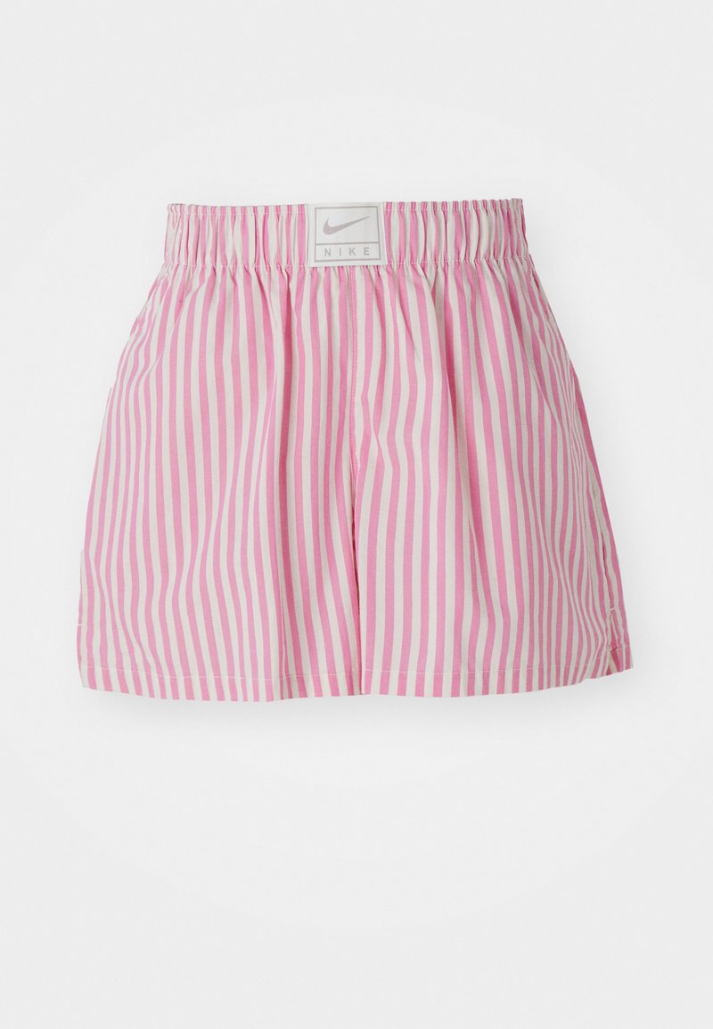 Shorts rayés rose et blanc avec une taille élastique. Comprend une étiquette de logo à l'avant, fabriqués à partir de matériau léger.