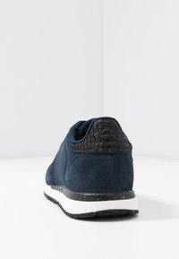 Woden Tenisky - dark blue