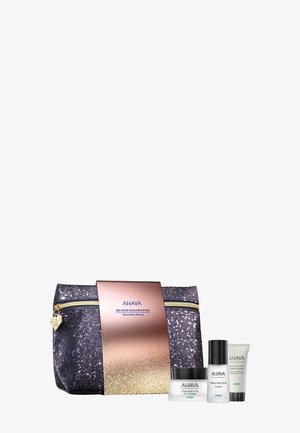 AHAVA AHAVA HOLIDAY GIFT SET - BOUNDLESS BEAUTY (3 HYALURONIC ACID SUPERHEROES) - Set de soins du visage