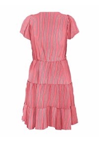 Robe à manches courtes rayée verticalement rouge et blanche avec jupe à étages et encolure ronde, vue de dos.