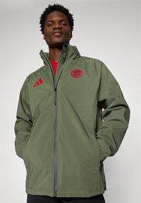 adidas Performance FC BAYERN RAIN JACKET - Klub merchandise - base green