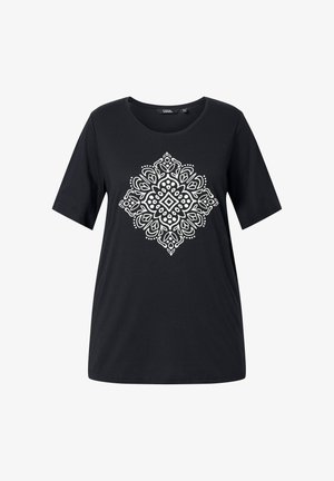 Maglietta nera a maniche corte con scollo rotondo e motivo mandala bianco simmetrico centrato sul davanti.
