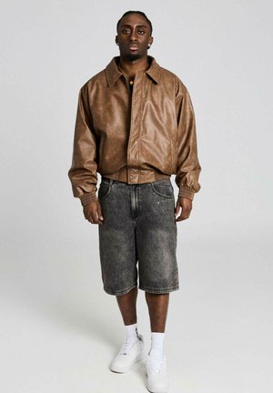 CHIEF WATCHER BAGGY  - Jeansshort - washedblack