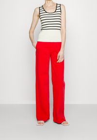 MAX&Co. Top - off-white