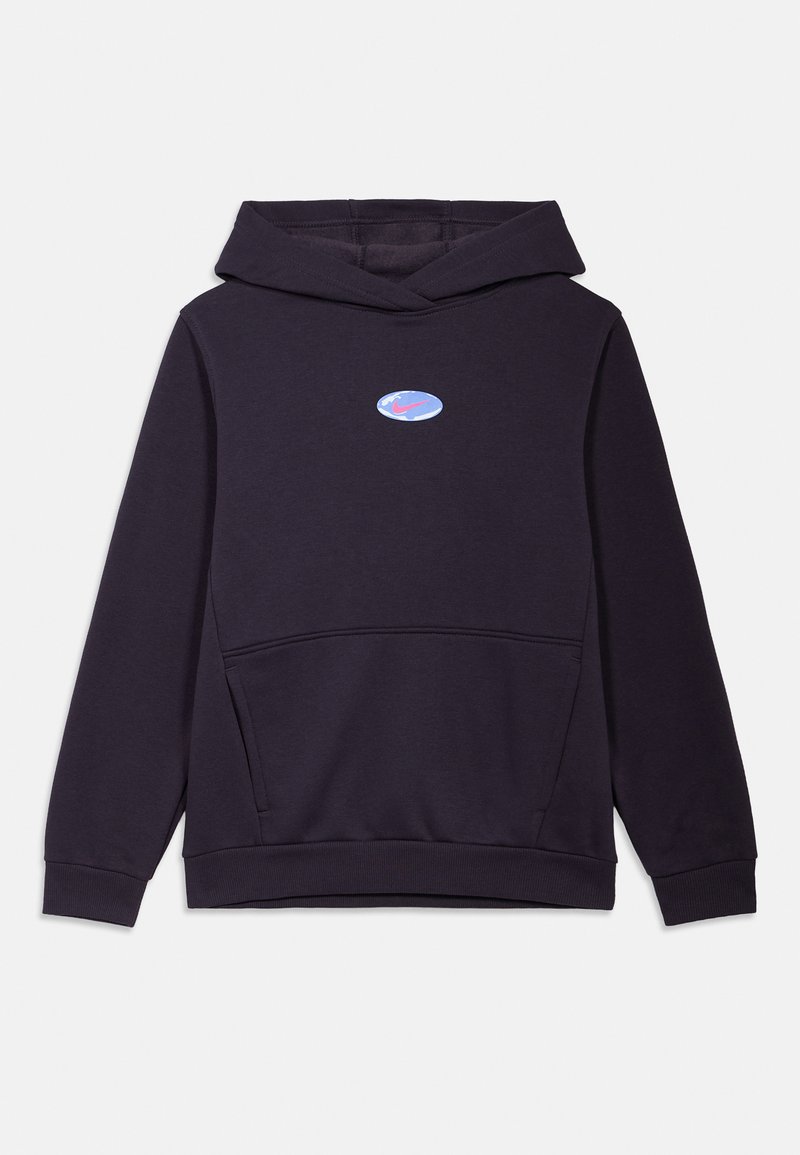 Marinefarbener Kapuzenpullover mit einer vorderen Kängurutasche und einem kleinen mehrfarbigen Nike-Logo auf der Brust. Weiches Material und gerippte Bündchen.