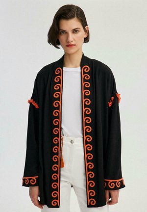 NATURAL TEXTURED WITH EMBROIDERY - Allvädersjacka - black