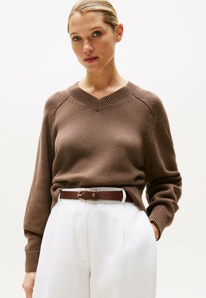 - Sweter