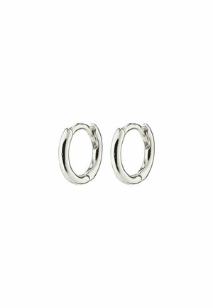 Orecchini a cerchio in argento con una finitura liscia e lucida. Forma arrotondata con una chiusura sicura. Design minimalista con un sottile dettaglio attorcigliato.