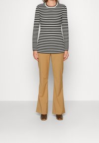 ARKET Strickpullover - black