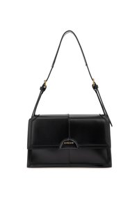 Sort læderhåndtaske med en struktureret design, accentueret af et logo i guld tone og en enkelt justerbar rem. Glat tekstur, rektangulær form.