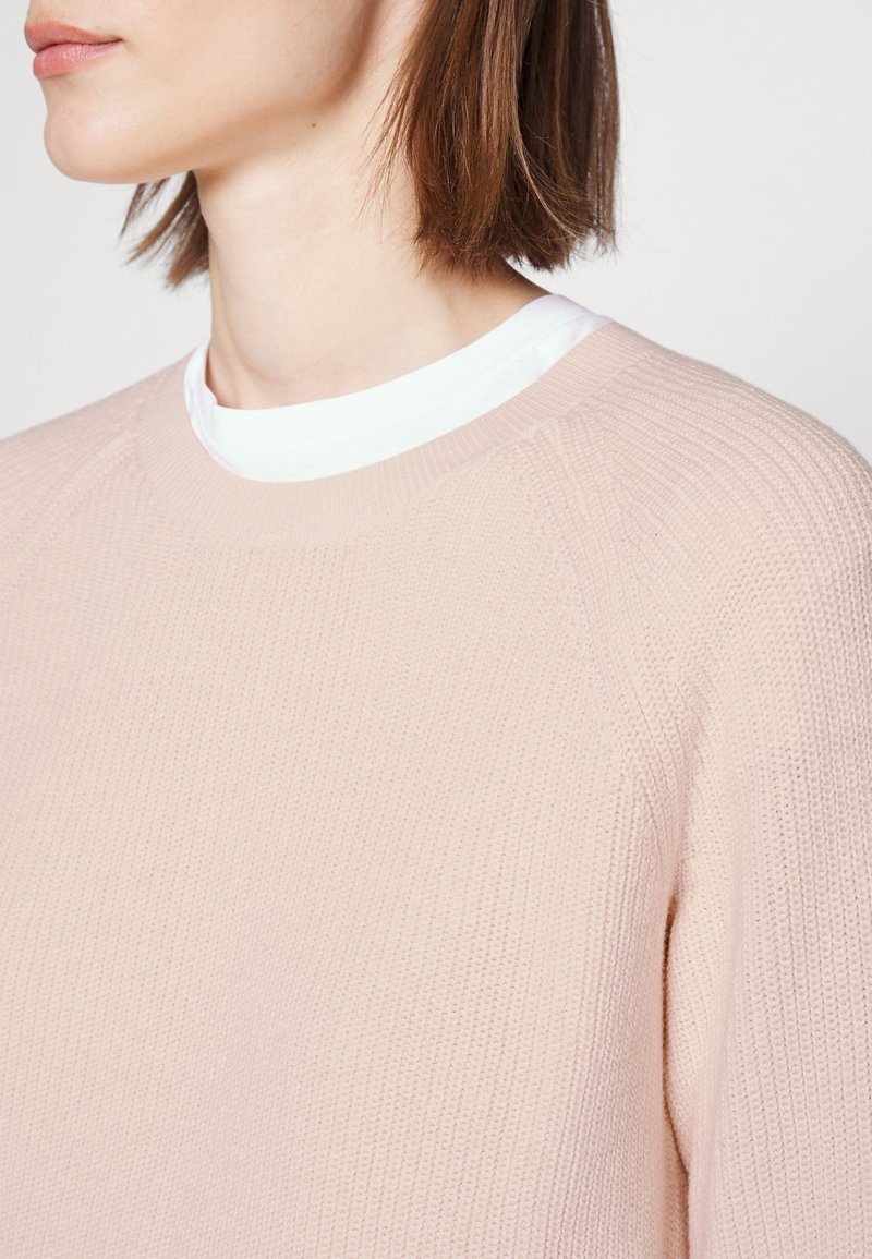 Damen Strickjacken | GAP CURVE HEM CREW Strickpullover milkshake pink/pink - KF44385 Damen Strickjacken | GAP CURVE HEM CREW Strickpullover milkshake pink/pink - KF44385