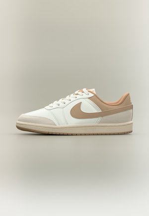 Jordan, AIR SKYLINE LOW UNISEX - Αθλητικά παπούτσια - summit white/legend mid brown/sail