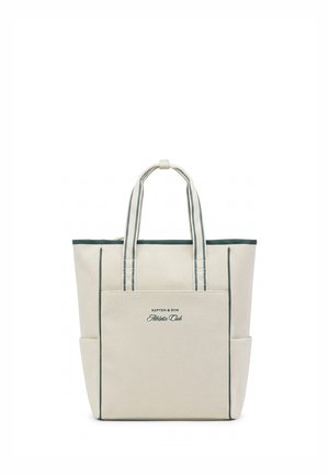 Beige Canvas-Tasche mit zwei gestreiften Griffen, Fronttasche, Seitentaschen und Text "Kapten & Son Athletic Club" auf der Vorderseite.