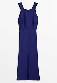 Robe midi sans manches bleu marine avec larges bretelles, encolure carrée, taille cintrée et fente centrale à l'avant sur fond blanc.