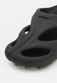 Keen SHANTI - Iešļūcenes - black/dawn blue