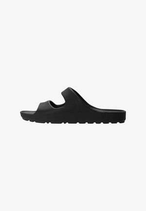 Des sandales noires à enfiler avec une finition texturée, un bout ouvert et un design courbé. Elles présentent une semelle épaisse avec des détails de traction au fond.