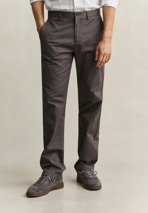 GANT, GANT REGULAR FIT SMART CHINOS - Stoffhose - dusky anthracite